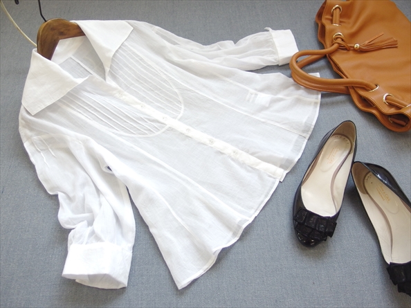 定価2.5*キャラ・オ・クルスCARA O CRUZリネン混 白ブラウス*215