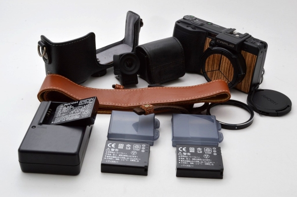 ★送料無料★ リコー RICHO CAPLIO GX100 付属品充実!! #652