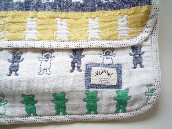 ハンドメイド【ガーゼケット】お出かけサイズ70×59★くま★