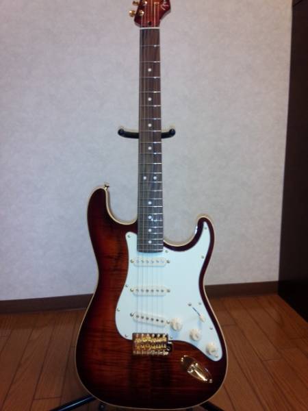 超美品Fender Japan/AST/G KOA フェンダーストラトキャスター 