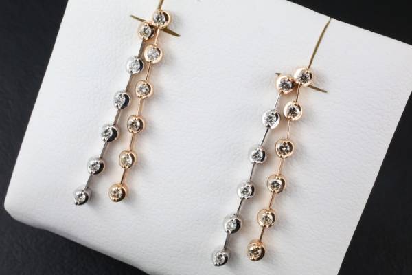 P101D【訳あり品】ダイヤモンドピアスK14WG☆送料無料