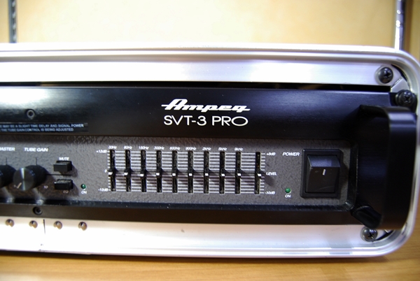 【中古】Ampeg ヘッドアンプ SVT-3 PRO ケース付