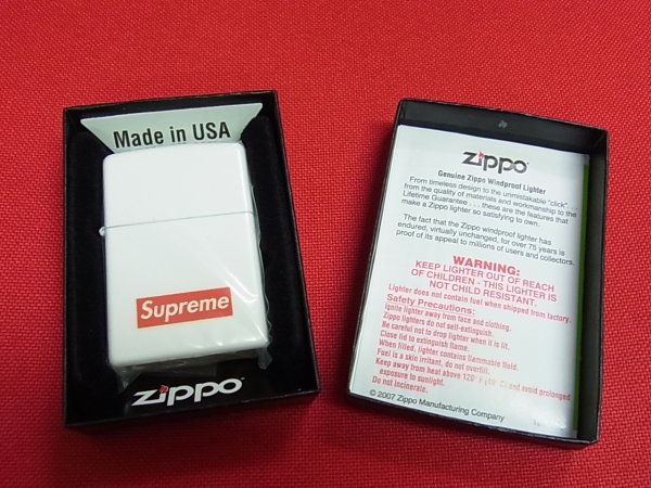 新品 USA製 SUPREME ZIPPO ジッポ ライター BOX ロゴ 白 赤 729 新品 USA製 SUPREME ZIPPO ジッポ ライター BOX ロゴ 白 赤 729