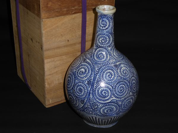 古伊万里 骨董○伊万里染付タコ唐草文大徳利○高さ60cmの大型瓶 蛸唐草 