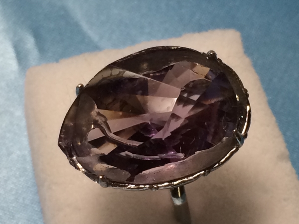 夢のカジュアル宝石 　１０カラット　アメジスト　リング　雫