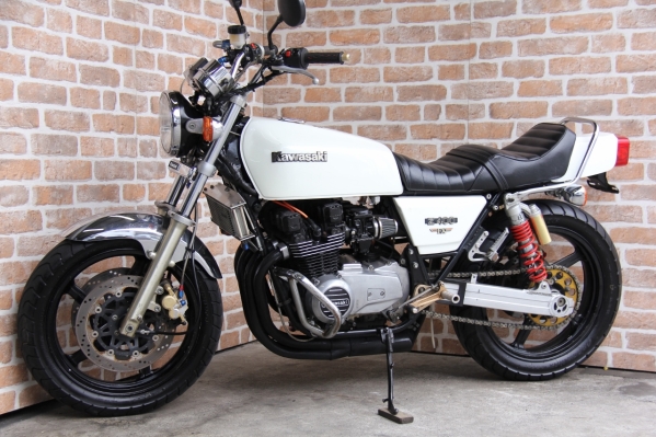 パールホワイト　4本セット モデリスタ ランドクルーザー 300系 ZX ディーゼル車 エアロ
