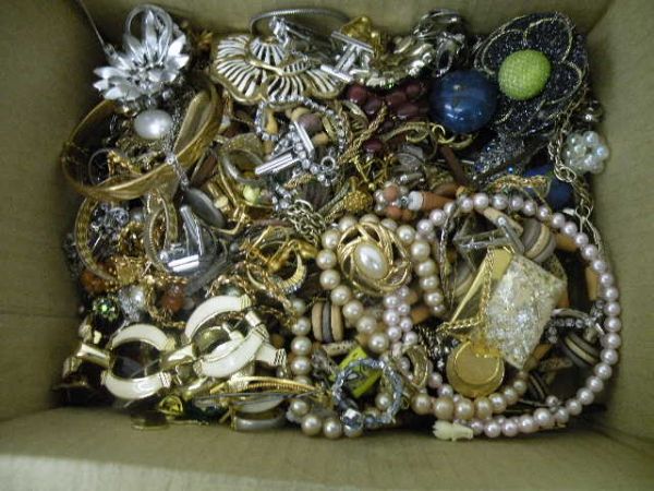 ネックレスブローチetcアクセサリー大量◆約1.38㎏◆H968◆
