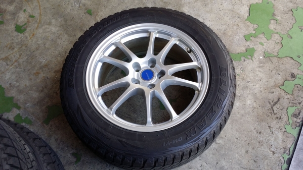 レクサスRX装着 スタッドレスタイヤ235/60R18