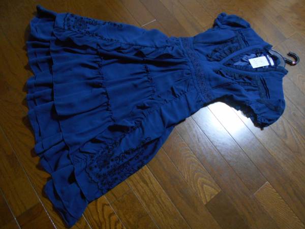 新品axes femme フロッキーパネル姫スリットドレスワンピ 青系 M