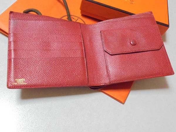 【美品】HERMES二つ折り メンズ トリヨン 小銭入「赤」希少色