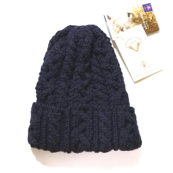 ケーブル編み ハイランド2000/ウール ボブキャップ ニット帽/紺