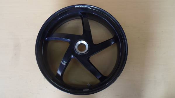 ドゥカティ　マルケジーニ　5.50－17　リアホイール