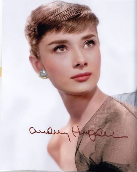 オードリー・ヘプバーン☆直筆サイン写真 証明書COA◇9070 オードリー・ヘプバーン☆直筆サイン写真 証明書COA◇9070