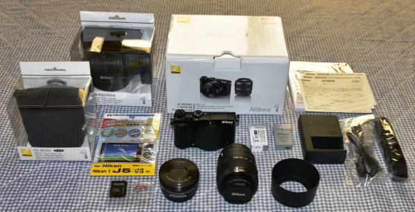 Nikon 1 J5 ダブルズームレンズキット 84ショット 新同 おまけ多