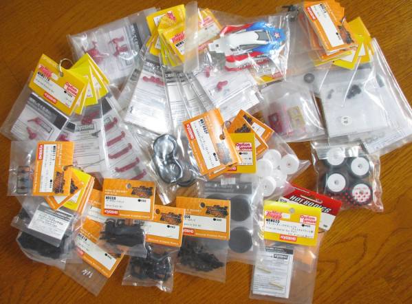 京商　ミニッツバギー用パーツ、タイヤ、ボデーいろいろ