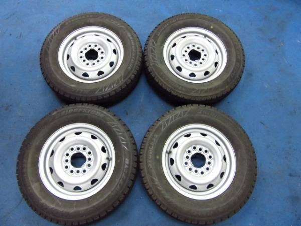 スタッドレス145/80R12ブリヂストン　マルチ　ホイール付