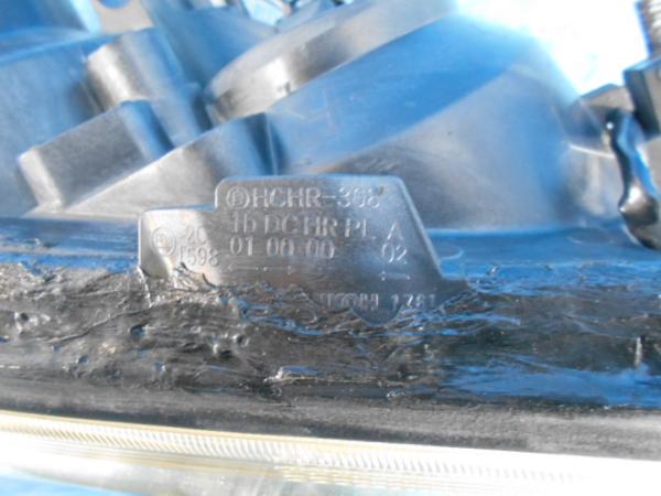 ★ 右ヘッドライト HID D年改 フォレスター TA-SG5