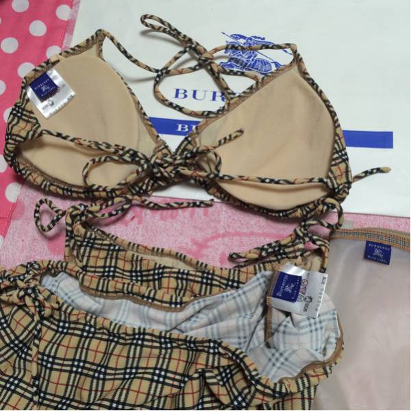 新品☆バーバリーブルレM☆ノバチェック水着☆3点セットと保存袋