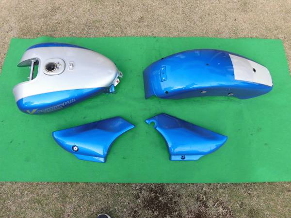 キ　エリミネーター250Ｖ　ＶＮ250Ａ　純正外装セット青色　中古