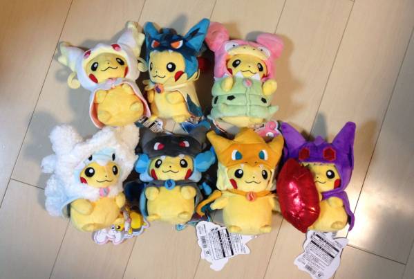 ポケモンセンター☆ピカチュウポンチョぬいぐるみ 7種set ポケモン