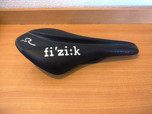 フィジーク アリオネ（fizi:k arione） カーボンレール ☆美品☆