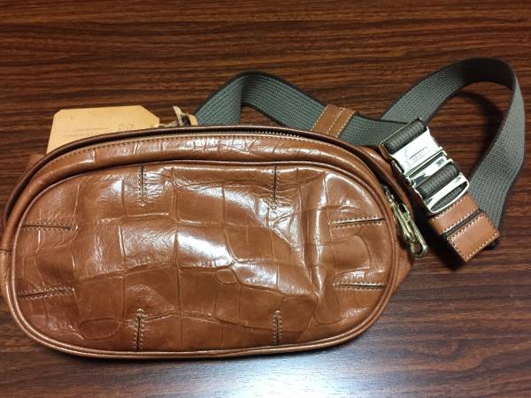 アニアリ ボディーバッグ M