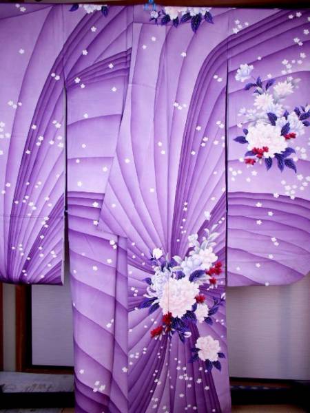 優雅な振袖、処分超特価（１４８）