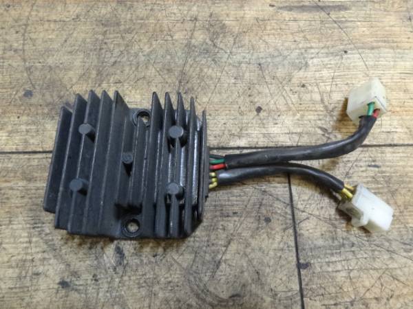 SYM RV125i LF12W 純正ノーマル レギュレーター