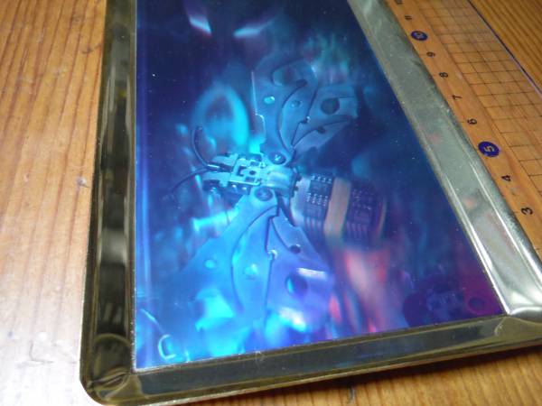 脅威の立体感！ホログラムペントレー　鉄製？大日本印刷　