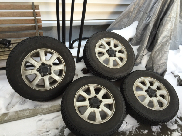 パジェロミニ純正ホイール+14年製造175/80R15DM-V2バリ山タイヤ