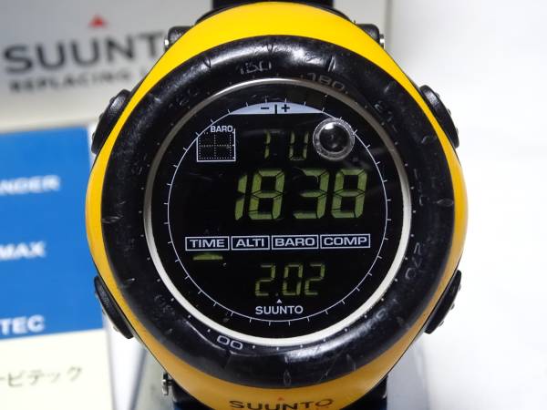 SUUNTO ベクター デジタル腕時計 イエロー 時計 ファッション 【公式通販】