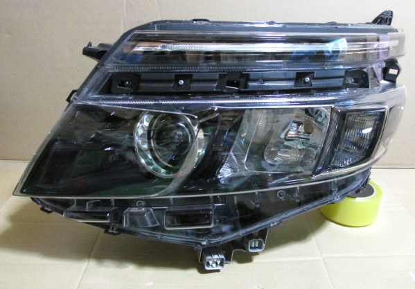 80系 ヴォクシー ヘッドライト 左 LED ※送込