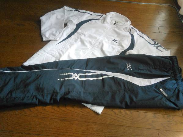 USED　ミズノ　JOINT MOTION機能　ウインドブレーカー上下M