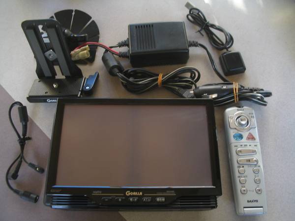 SANYO/8V型1セグ内蔵20GBポータブルHDDナビ『NV-HD831DT』難あり