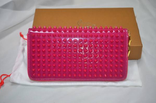 本革▲ルブタン長財布▲ピンク革×ピンクスタッズ 新品