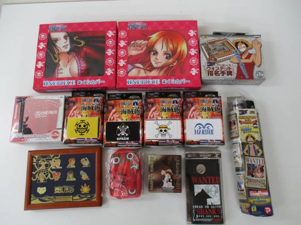 処分　ワンピース 海賊旗 / ナミ・ボア・ハンコック 枕カバー 他