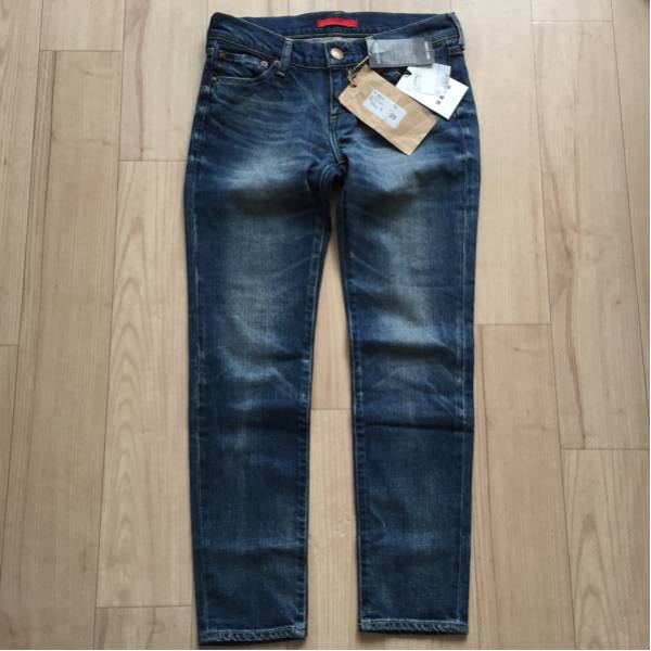 RED CARD 76594 25 新品未使用タグ付き アンクルデニムパンツ RED CARD 