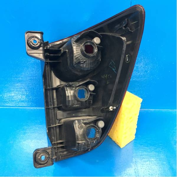 良品 ラッシュ J200E 純正 テールランプ 左 KOITO 220-51832 ライト