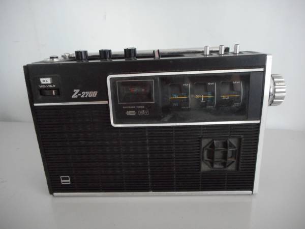 H3421　BCLラジオ シャープ Z-2700 FY-72JS　ジャンク