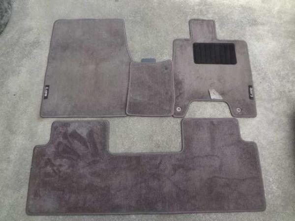901671　ライフ　ＪＣ１　フロアマット純正１台分