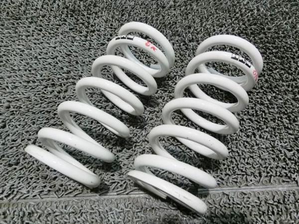 【激安!即決!】HKS 直巻きスプリング 200mm ID65 8K 2本 汎用