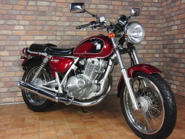 綺麗な ST250Eタイプ インジェクションの低走行車 NJ4CA