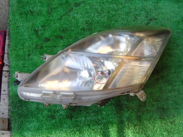 トヨタ アイシス 純正 ヘッドライト左 アイシス HID 中期 ZGM10⁄15 