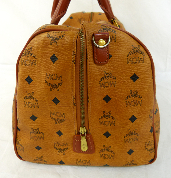 MCM ロゴプリント ボストンバッグ美品 MCM☆総ロゴ☆ボストンバッグ☆中古品（P5987）