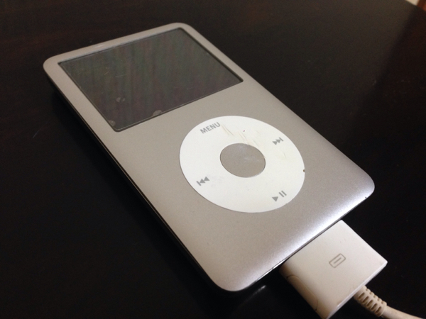 iPod クラシック A1238 80GB シルバー オーディオ機器 iPod classic