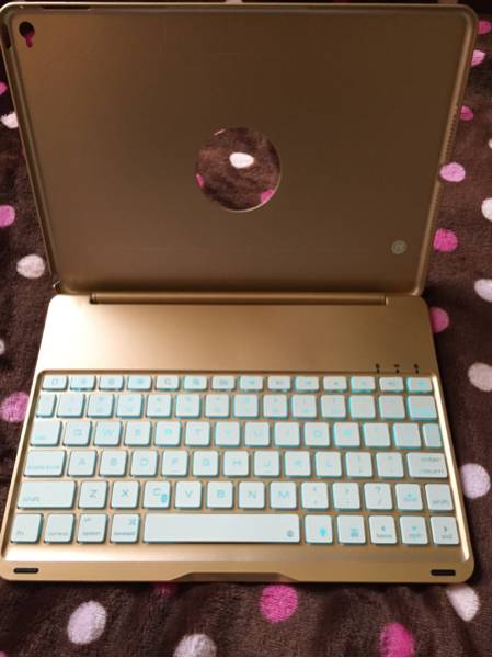 ☆iPad Air2用 キーボードケース ７色バックライト ゴールド☆