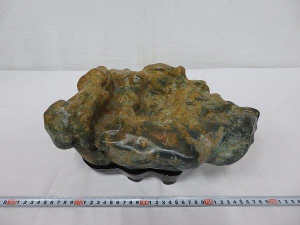 値下げ 溜まり石 水石 自然石 鑑賞石 B03565 水溜り石 鑑賞石 水石 盆石 木製台座付 自然石飾 石飾 盆栽 花