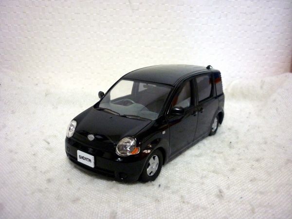 トヨタ カラーサンプル シエンタ 1/24 ミニカー 黒 非売品