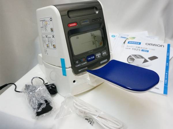 ■OMRON　自動血圧器　HEM-1025 ⑨