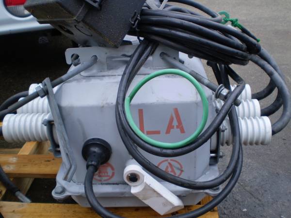 ★過電流ロック形高圧気中開閉器(LA内蔵形)200A無方向性★予備に